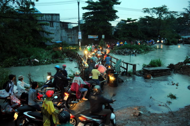 Thành[-]phố[-]Biên[-]Hòa[-]ngập[-]nặng[-]sau[-]cơn[-]mưa[-]to